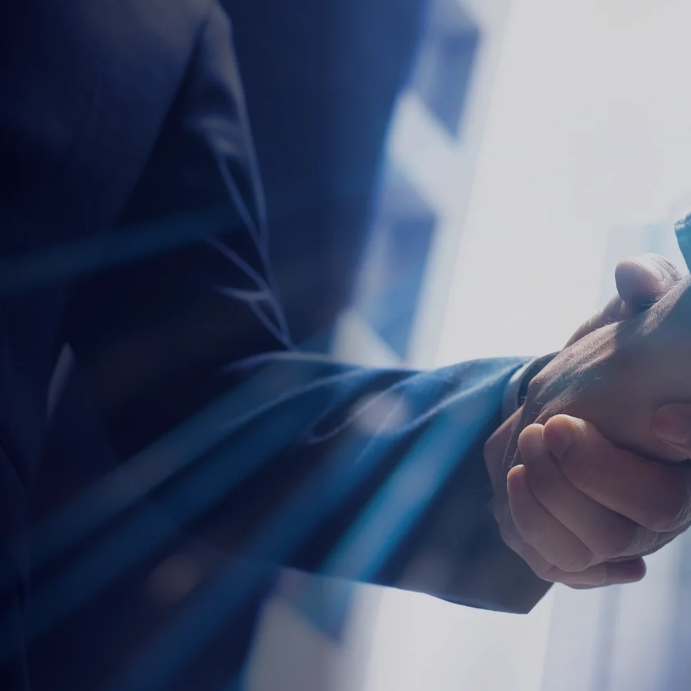 AdobeStock_561407813_handshake_Services-header