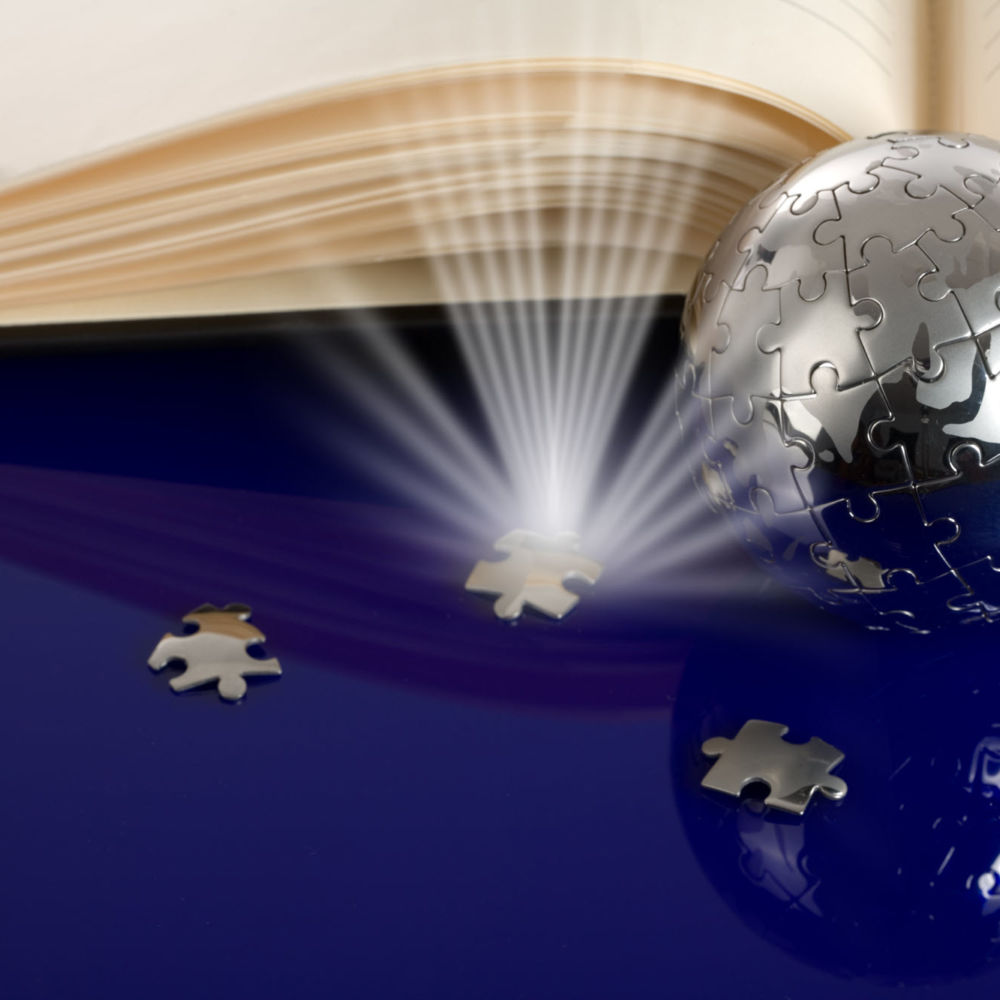Globe puzzle book - header center