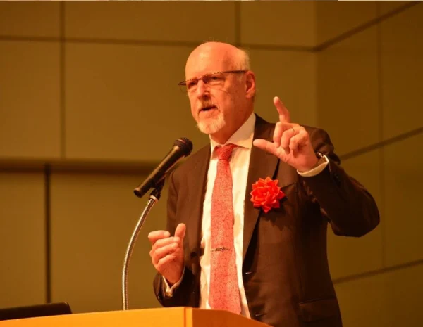 John-agren-giving-speech